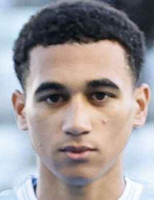 Ezra Carrington profil resmi