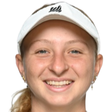 Valeria Ray headshot