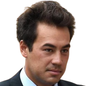 Nick Lindahl headshot