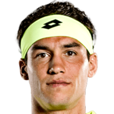 Nicolás Kicker headshot