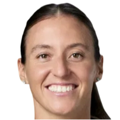 Luisa Stefani headshot
